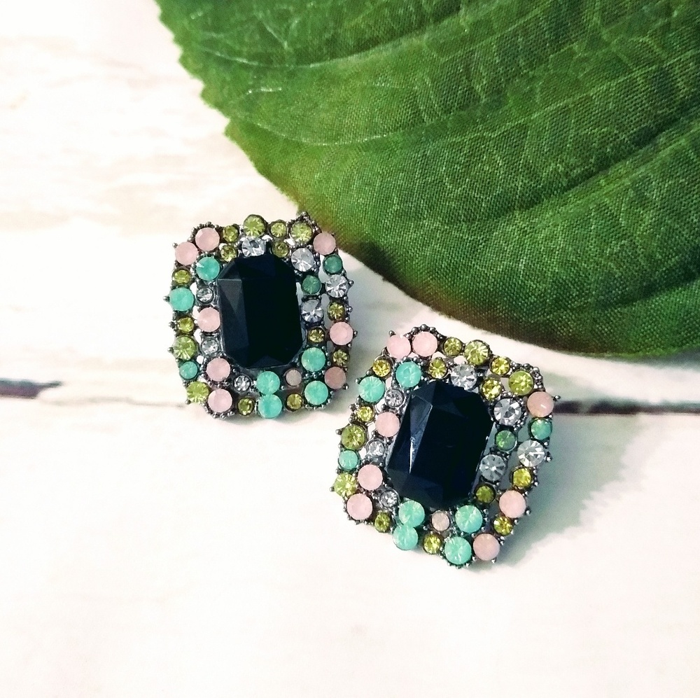 ✨ Onyx & Pastel studs